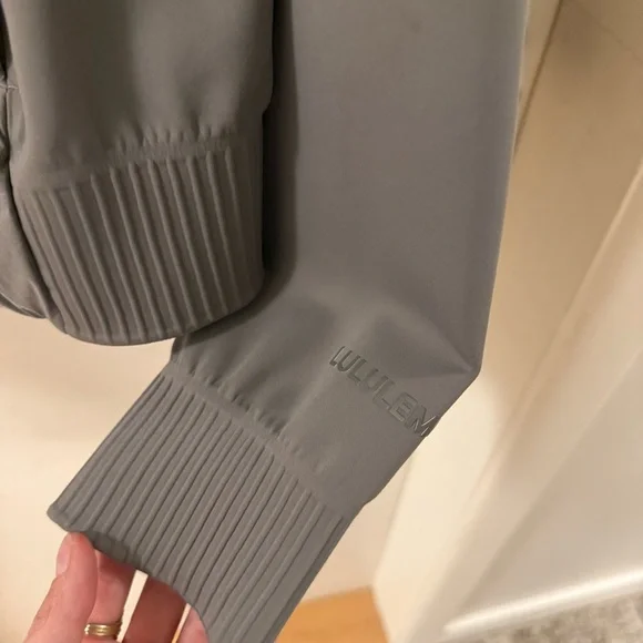 Lululemon jacket - Picture 4 of 4